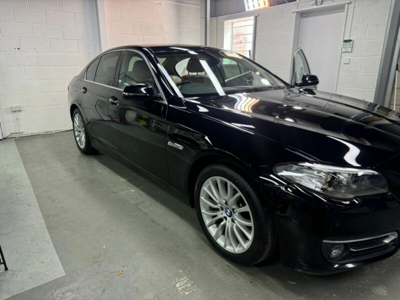 BMW 518 D LUXURY (2014 model)